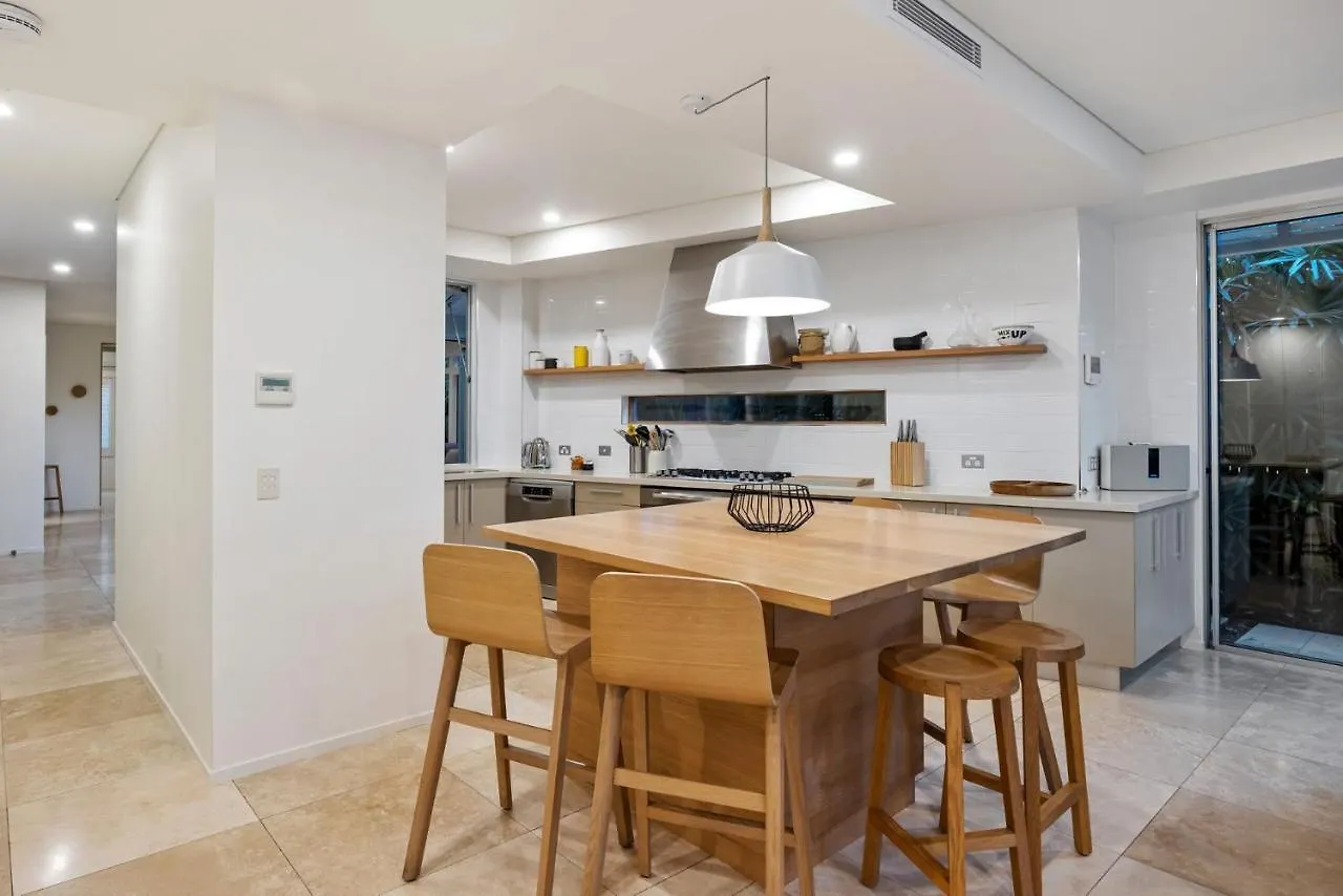 1 215 Gympie Terrace Noosaville Apartment