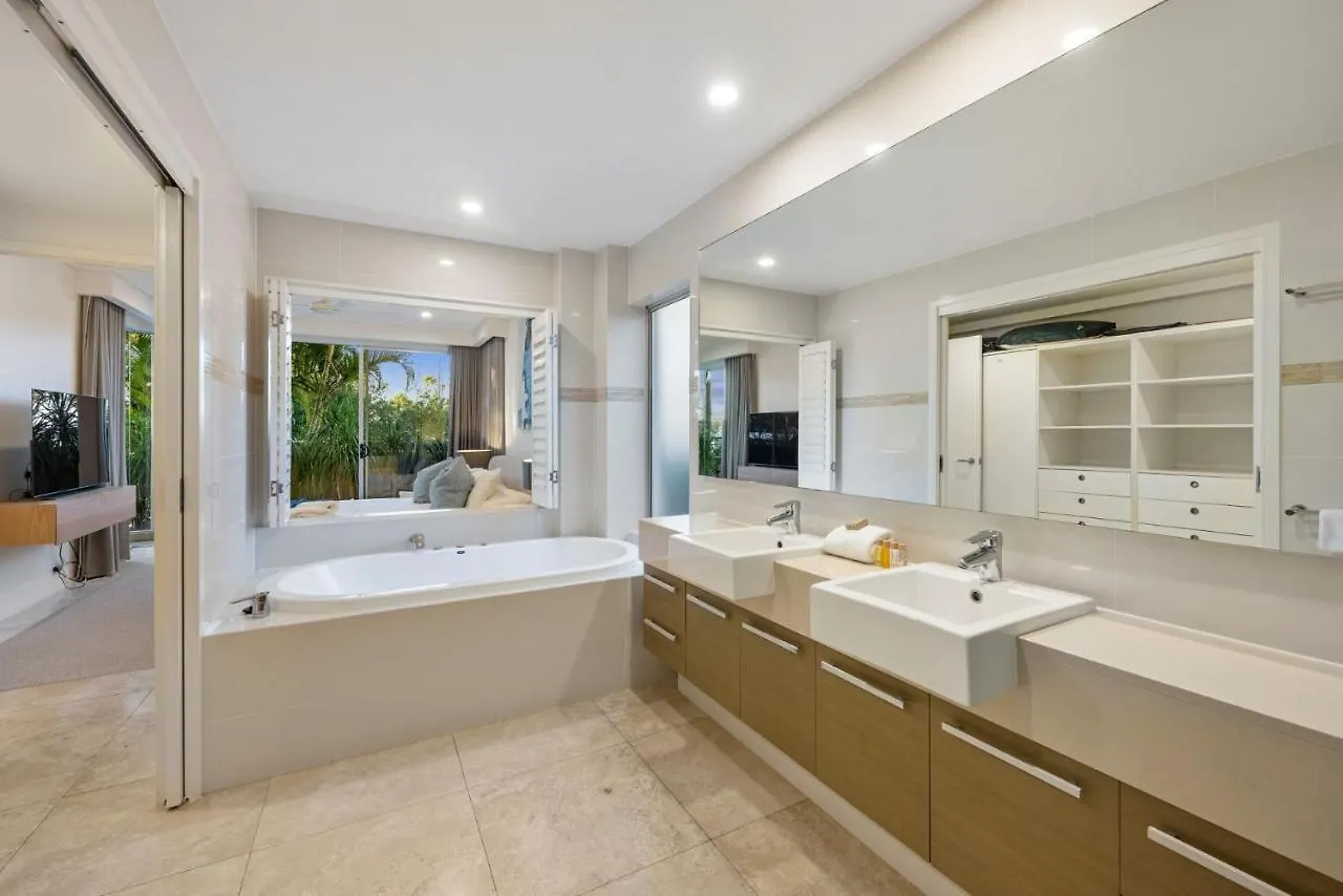 Apartment 1 215 Gympie Terrace Noosaville