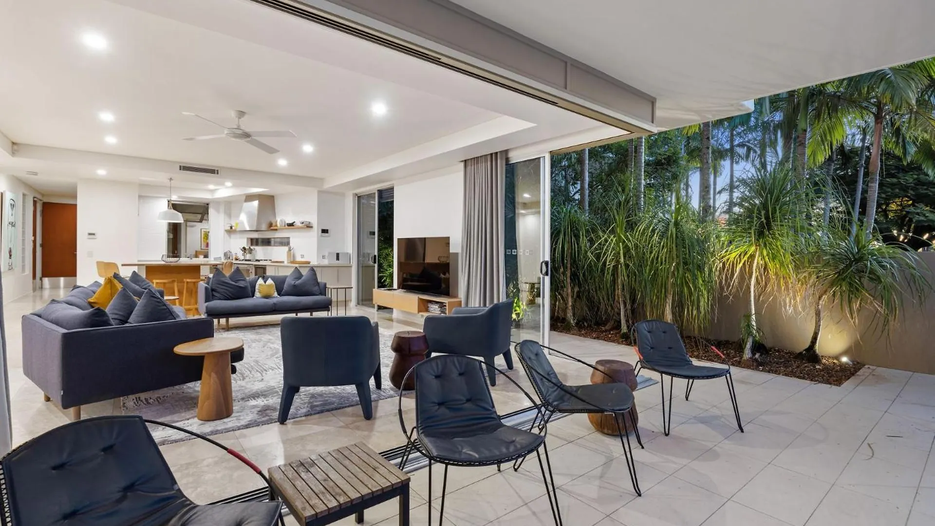1 215 Gympie Terrace Noosaville contacts